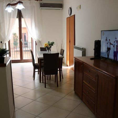 La Casa Del Sole Apartment เนเปิลส์ ภายนอก รูปภาพ